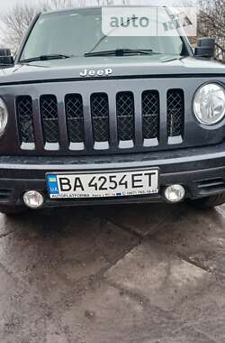Внедорожник / Кроссовер Jeep Patriot 2013 в Компанеевке