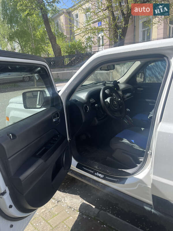 Внедорожник / Кроссовер Jeep Patriot 2014 в Чорткове