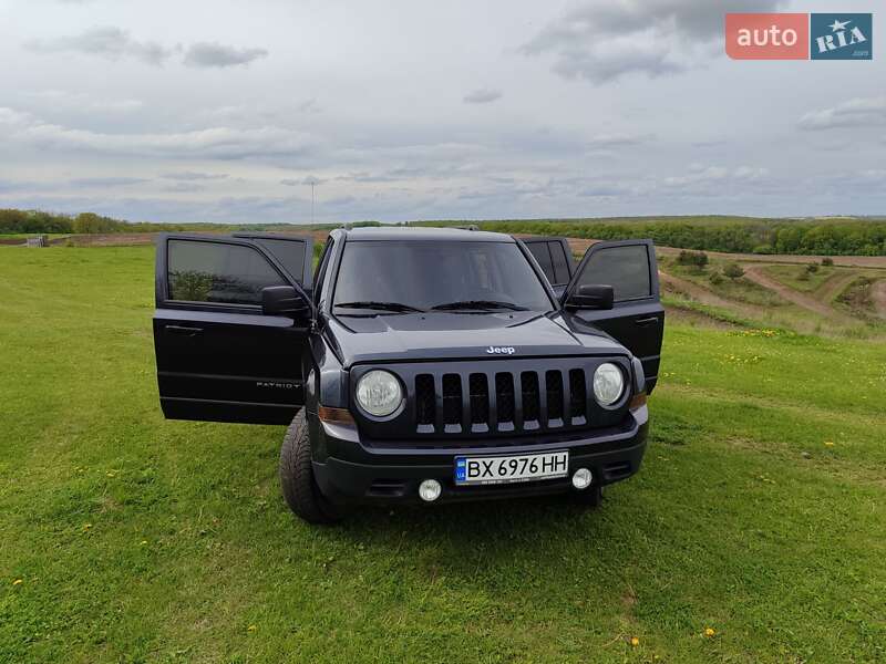 Позашляховик / Кросовер Jeep Patriot 2014 в Острозі