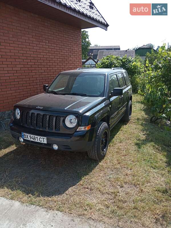 Позашляховик / Кросовер Jeep Patriot 2016 в Красилові