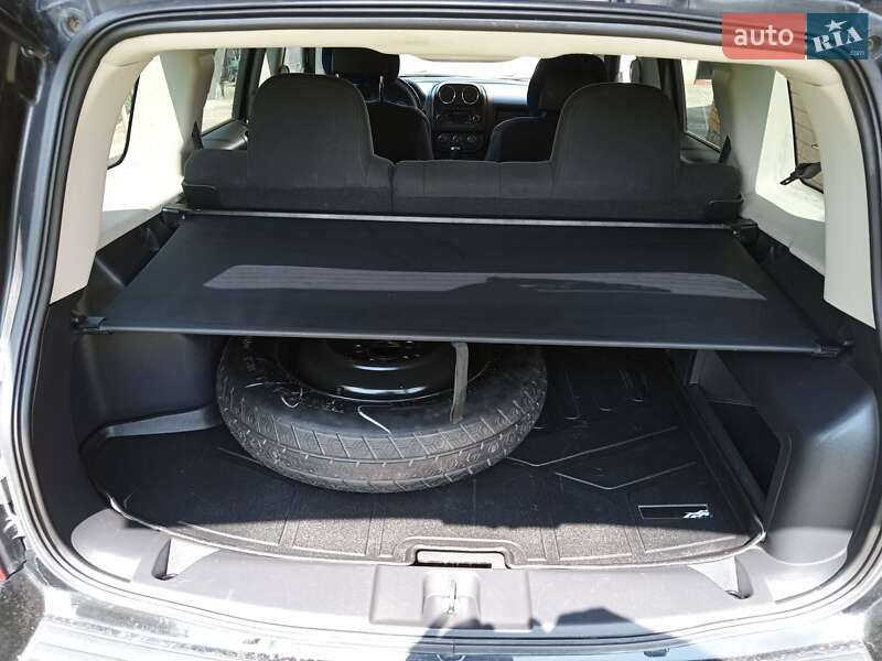 Позашляховик / Кросовер Jeep Patriot 2016 в Красилові