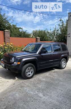 Позашляховик / Кросовер Jeep Patriot 2016 в Рівному