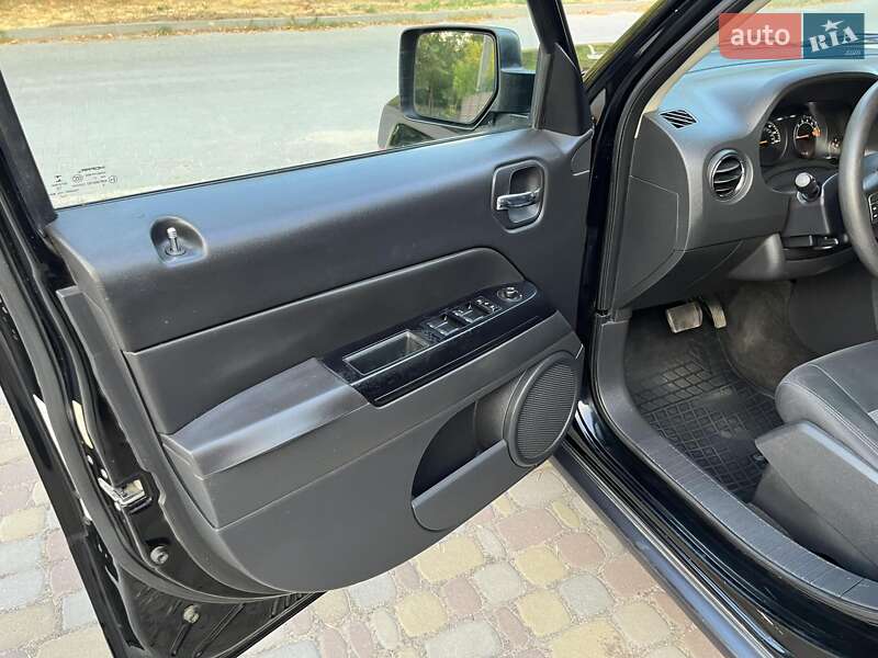 Позашляховик / Кросовер Jeep Patriot 2014 в Запоріжжі