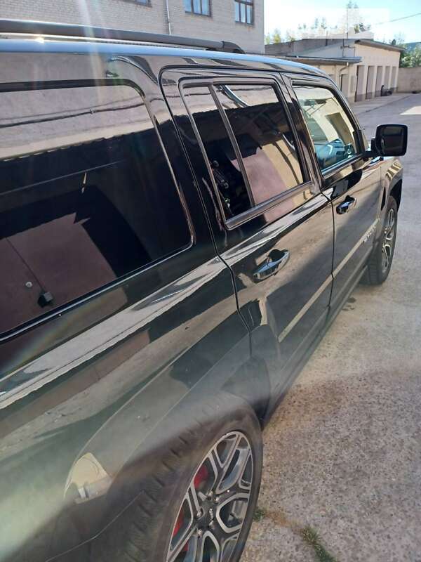 Внедорожник / Кроссовер Jeep Patriot 2016 в Самборе