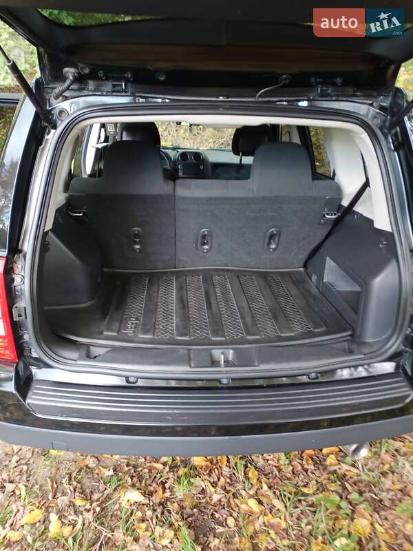 Позашляховик / Кросовер Jeep Patriot 2012 в Львові