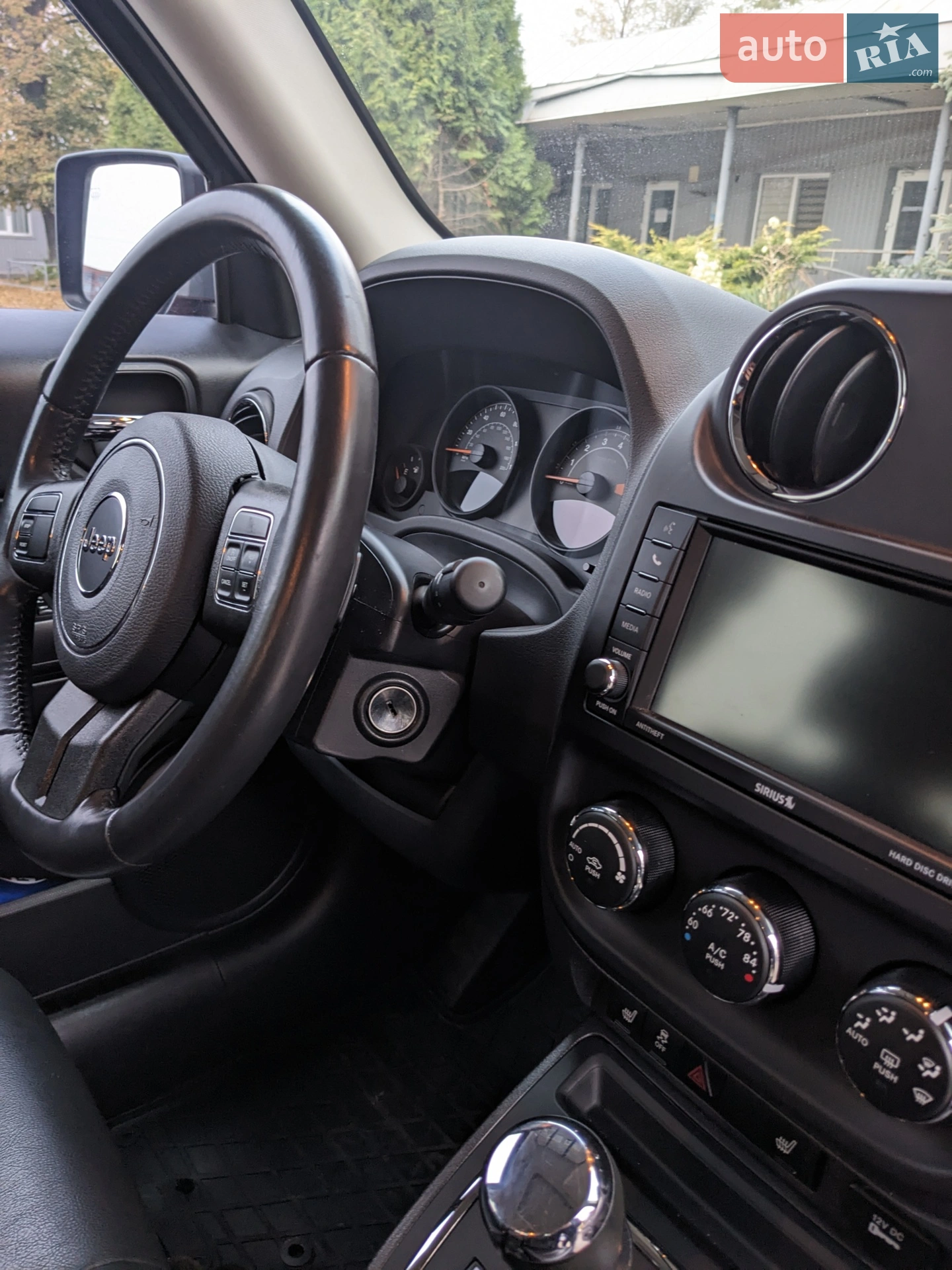 2016 Jeep Liberty (Patriot) - мініатюра 12