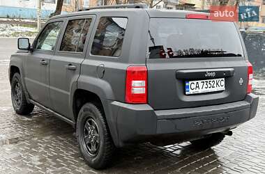 Позашляховик / Кросовер Jeep Patriot 2010 в Кам'янському