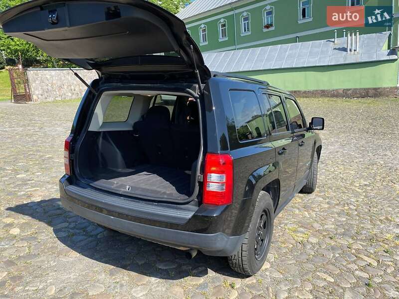 Позашляховик / Кросовер Jeep Patriot 2016 в Мукачевому