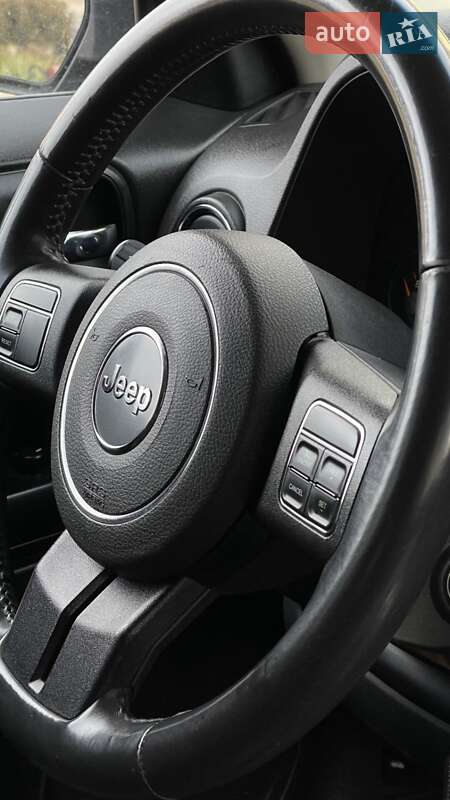 Внедорожник / Кроссовер Jeep Patriot 2014 в Лопатине