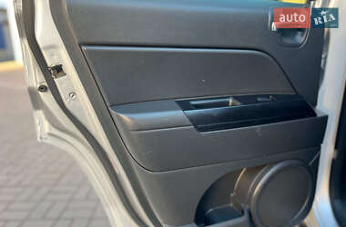 Внедорожник / Кроссовер Jeep Patriot 2011 в 