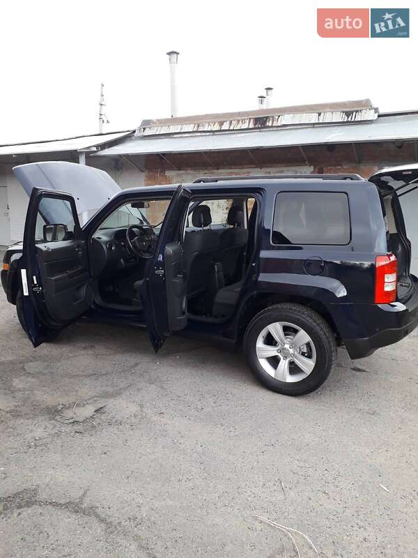 Позашляховик / Кросовер Jeep Patriot 2012 в Полтаві