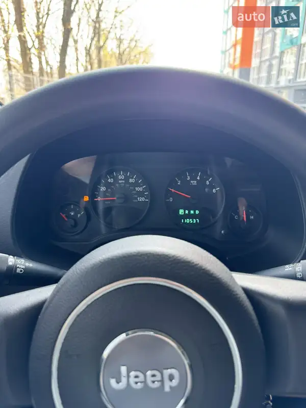 Позашляховик / Кросовер Jeep Patriot 2012 в 