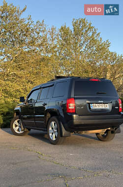 Внедорожник / Кроссовер Jeep Patriot 2013 в 