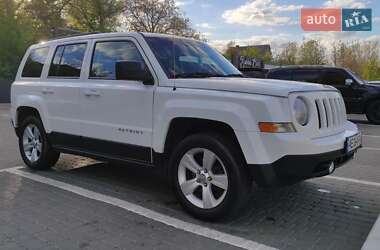 Позашляховик / Кросовер Jeep Patriot 2013 в 