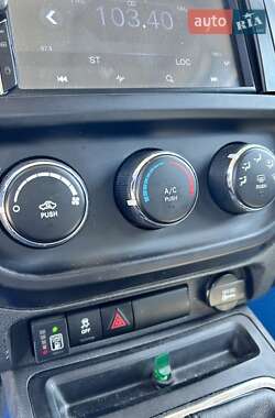 Позашляховик / Кросовер Jeep Patriot 2012 в 