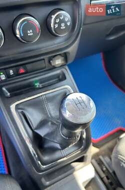 Позашляховик / Кросовер Jeep Patriot 2012 в 