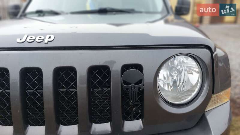 Внедорожник / Кроссовер Jeep Patriot 2016 в Нововолынске