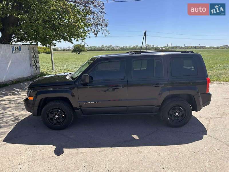 Позашляховик / Кросовер Jeep Patriot 2015 в 