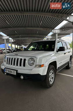 Позашляховик / Кросовер Jeep Patriot 2016 в Запоріжжі