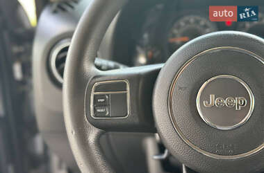 Внедорожник / Кроссовер Jeep Patriot 2014 в 
