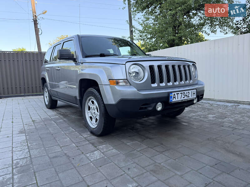 Позашляховик / Кросовер Jeep Patriot 2016 в Делятині