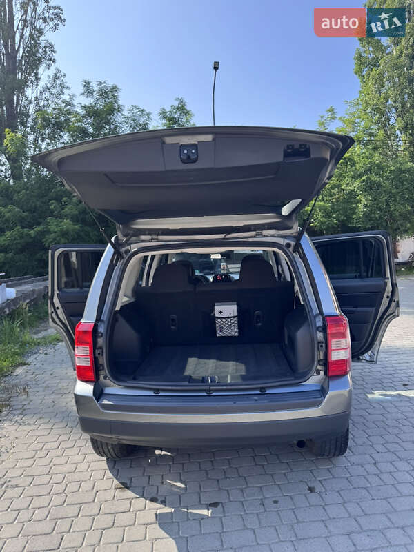 Внедорожник / Кроссовер Jeep Patriot 2013 в Ужгороде