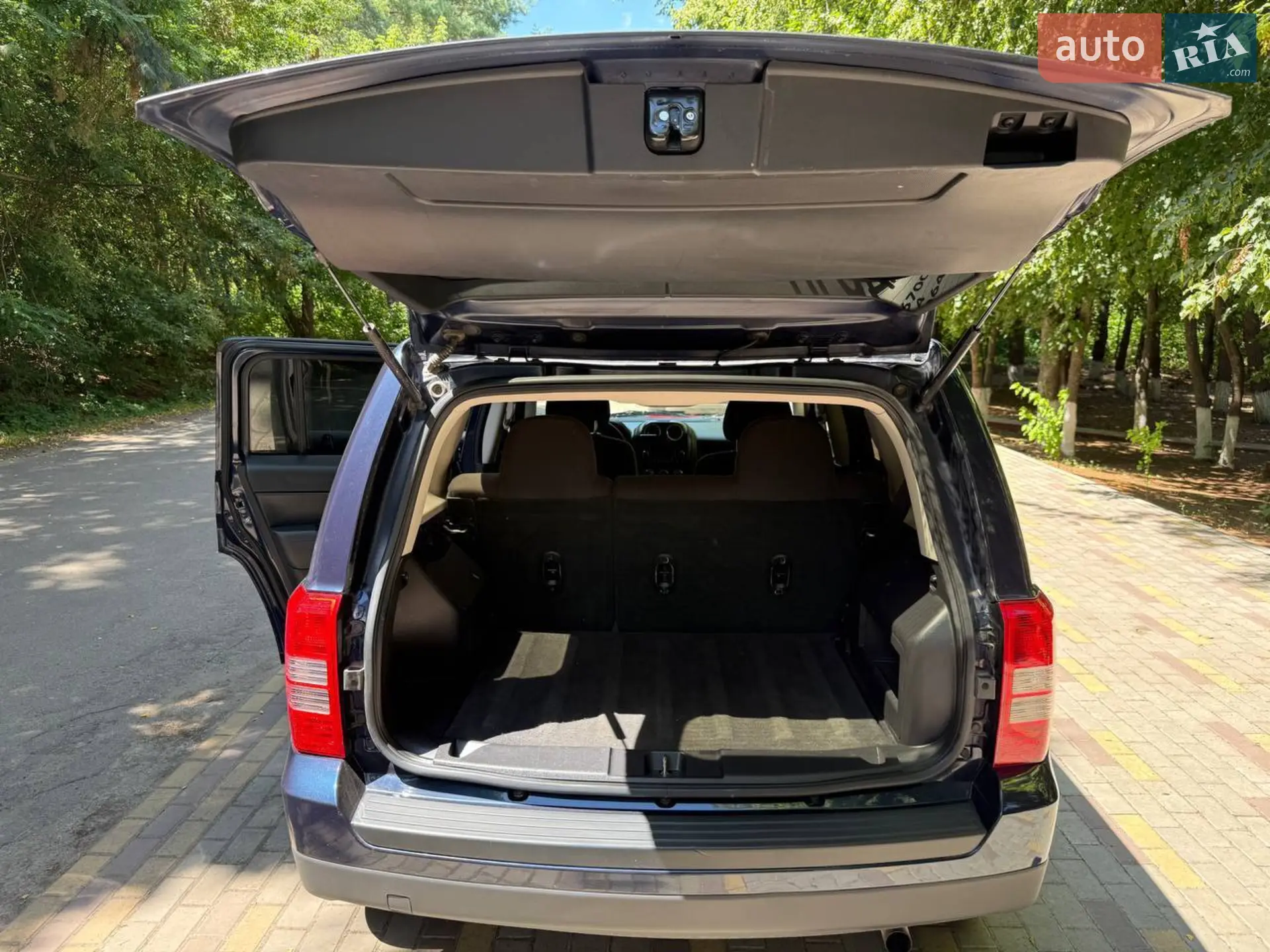 2015 Jeep Liberty (Patriot) - мініатюра 12