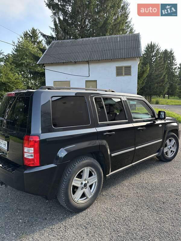 Позашляховик / Кросовер Jeep Patriot 2010 в Бурштині