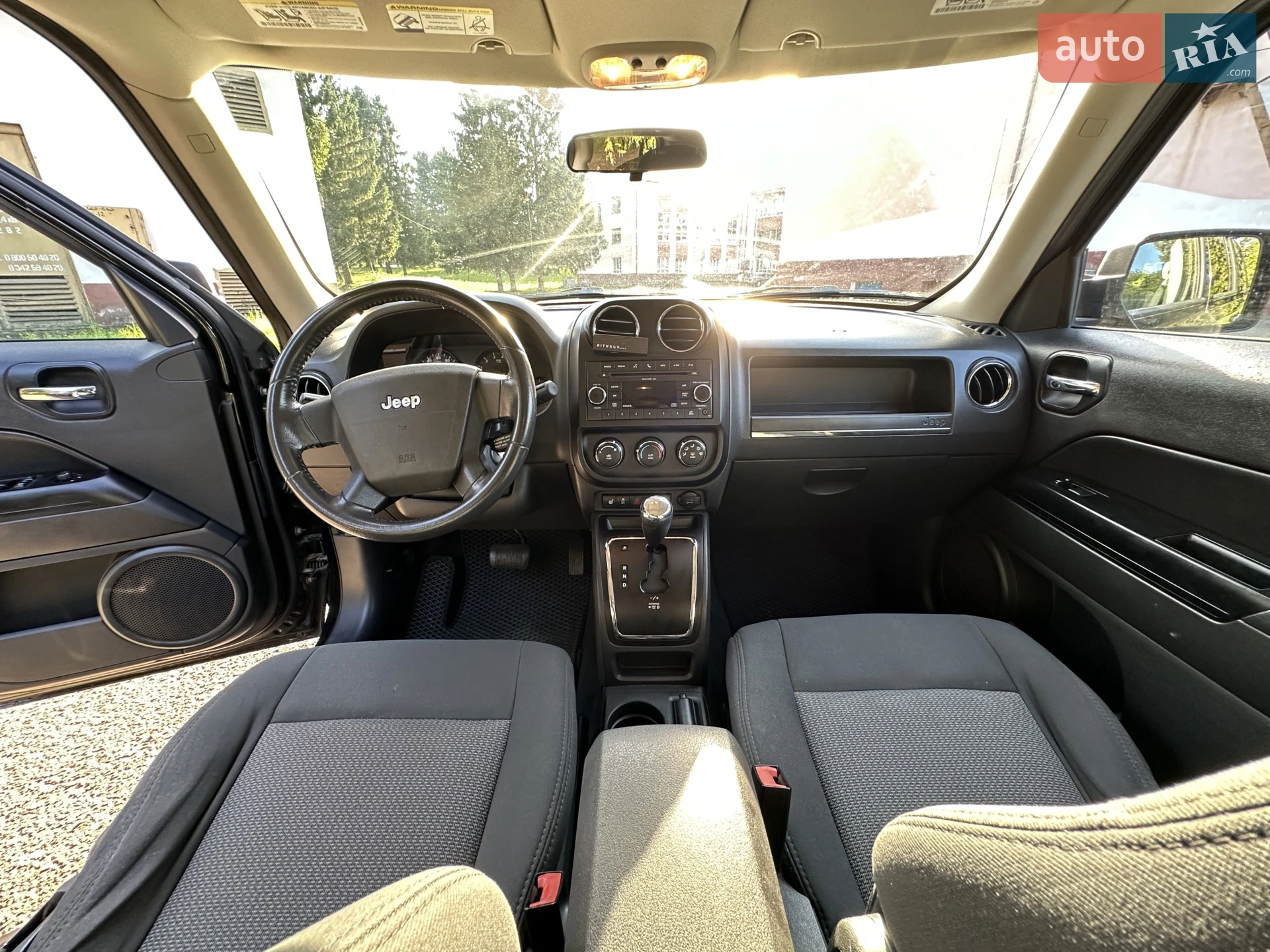 2010 Jeep Liberty (Patriot) - мініатюра 11