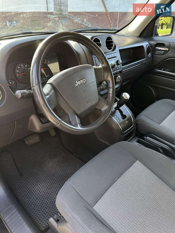 Позашляховик / Кросовер Jeep Patriot 2010 в Бурштині