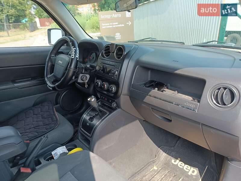 Позашляховик / Кросовер Jeep Patriot 2010 в Києві