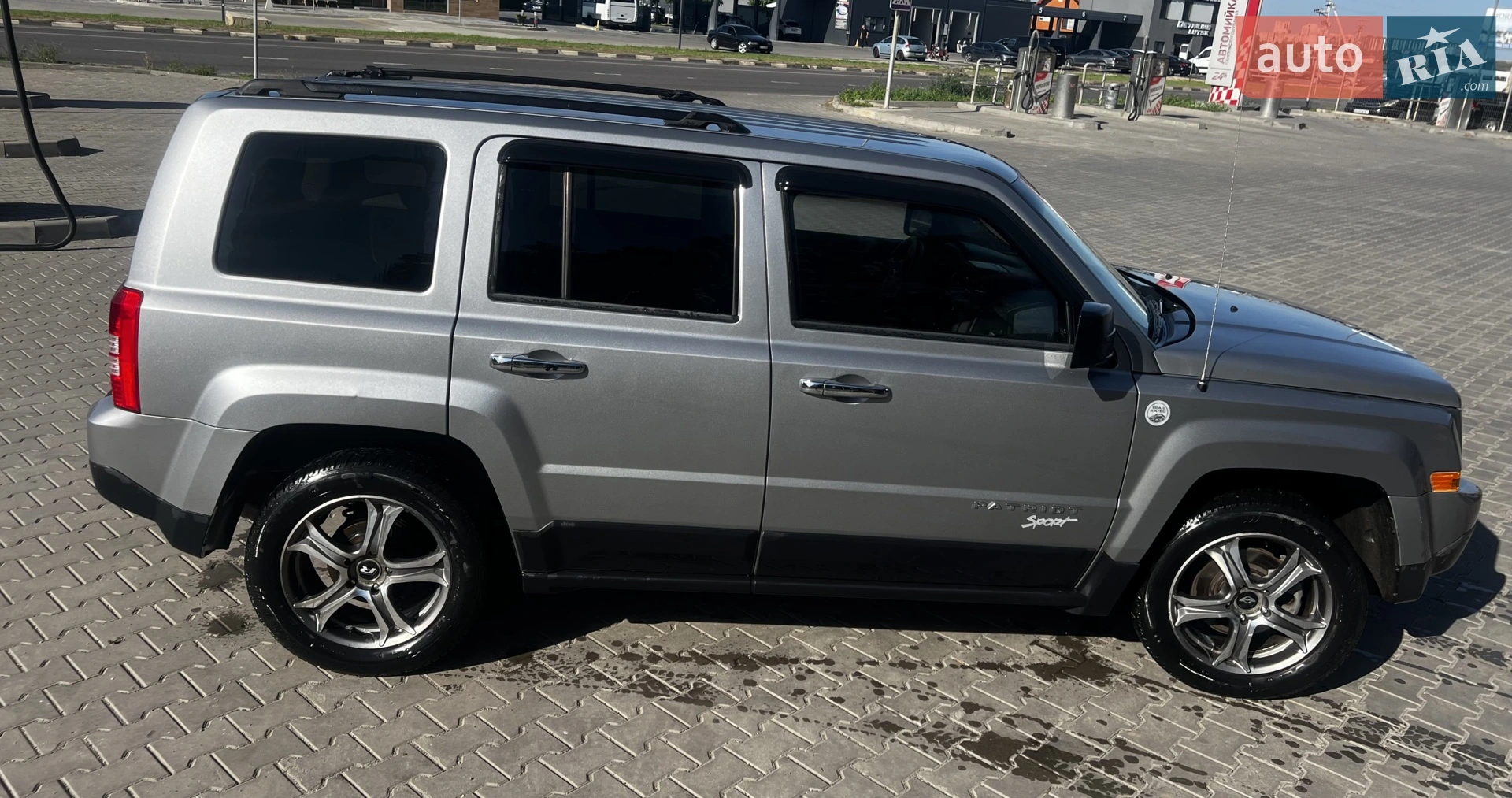 2015 Jeep Liberty (Patriot) - мініатюра 2
