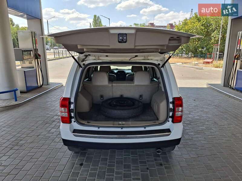 Внедорожник / Кроссовер Jeep Patriot 2011 в Николаеве