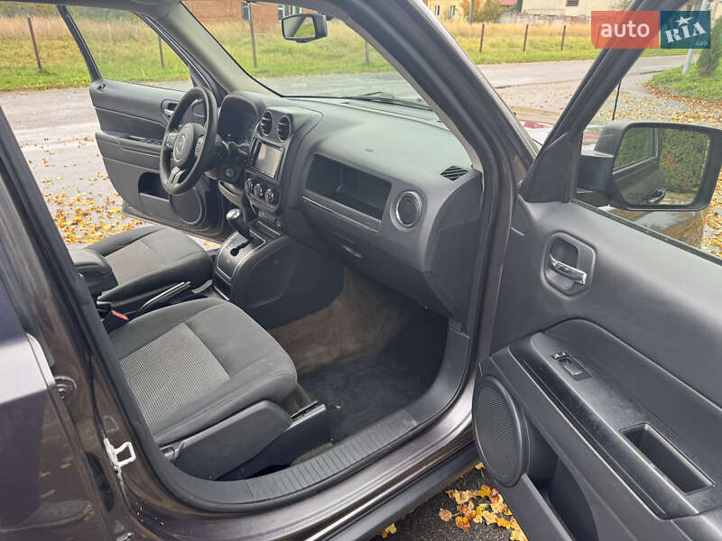 Внедорожник / Кроссовер Jeep Patriot 2015 в Львове