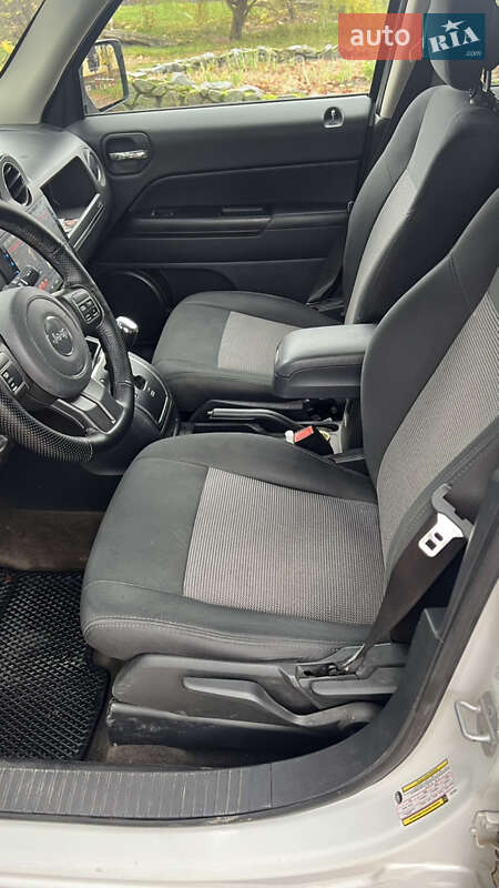 Позашляховик / Кросовер Jeep Patriot 2013 в Коростишеві