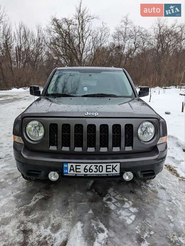 Внедорожник / Кроссовер Jeep Patriot 2016 в Каменском