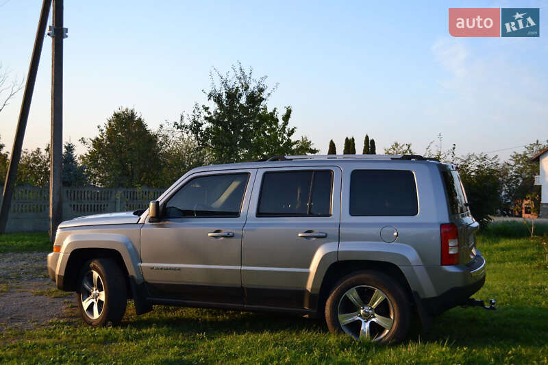 Внедорожник / Кроссовер Jeep Patriot 2016 в Самборе