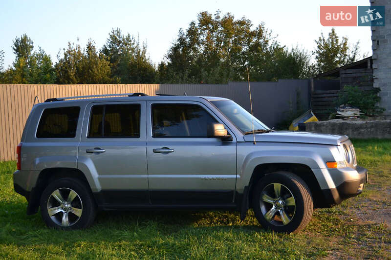 Внедорожник / Кроссовер Jeep Patriot 2016 в Самборе