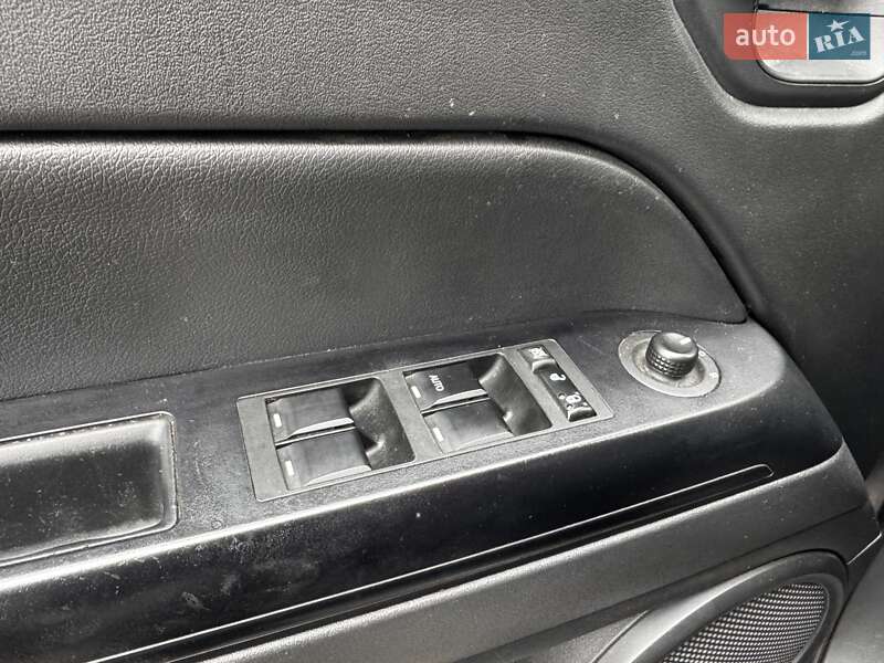 Позашляховик / Кросовер Jeep Patriot 2015 в Києві