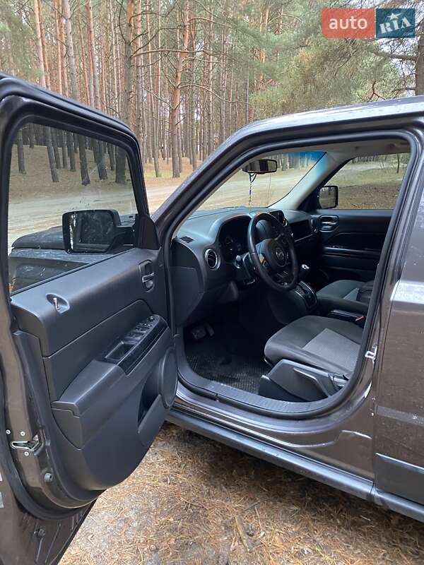 Внедорожник / Кроссовер Jeep Patriot 2016 в Вараше