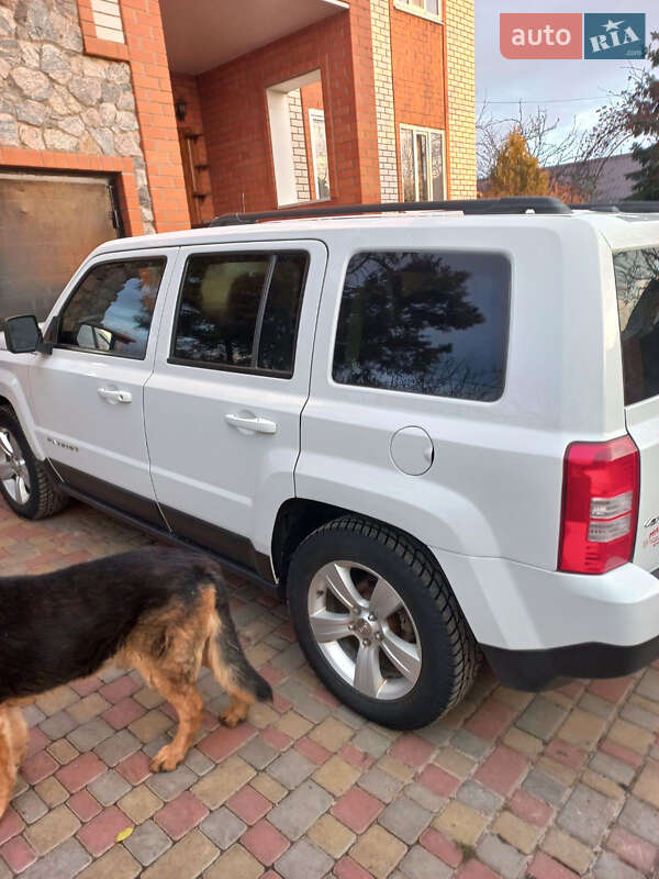 Внедорожник / Кроссовер Jeep Patriot 2014 в Дергачах