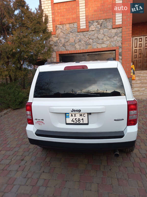 Внедорожник / Кроссовер Jeep Patriot 2014 в Дергачах