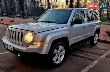 Позашляховик / Кросовер Jeep Patriot 2010 в Києві