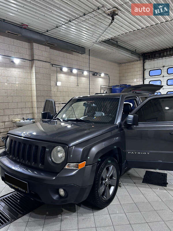 Позашляховик / Кросовер Jeep Patriot 2015 в Краматорську