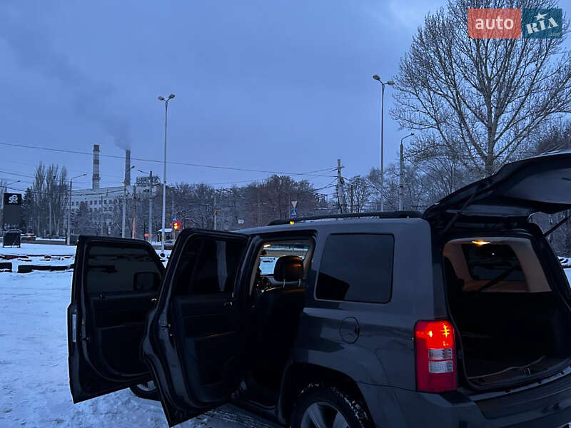 Позашляховик / Кросовер Jeep Patriot 2015 в Краматорську