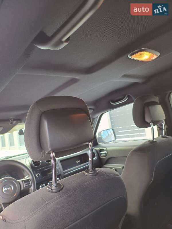 Внедорожник / Кроссовер Jeep Patriot 2015 в Львове