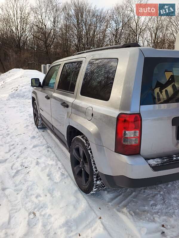 Внедорожник / Кроссовер Jeep Patriot 2015 в Львове