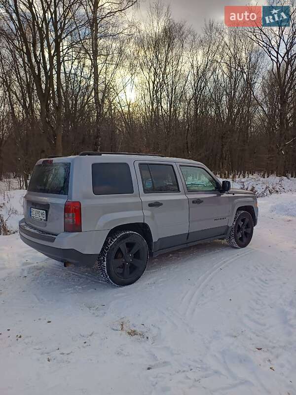 Внедорожник / Кроссовер Jeep Patriot 2015 в Львове