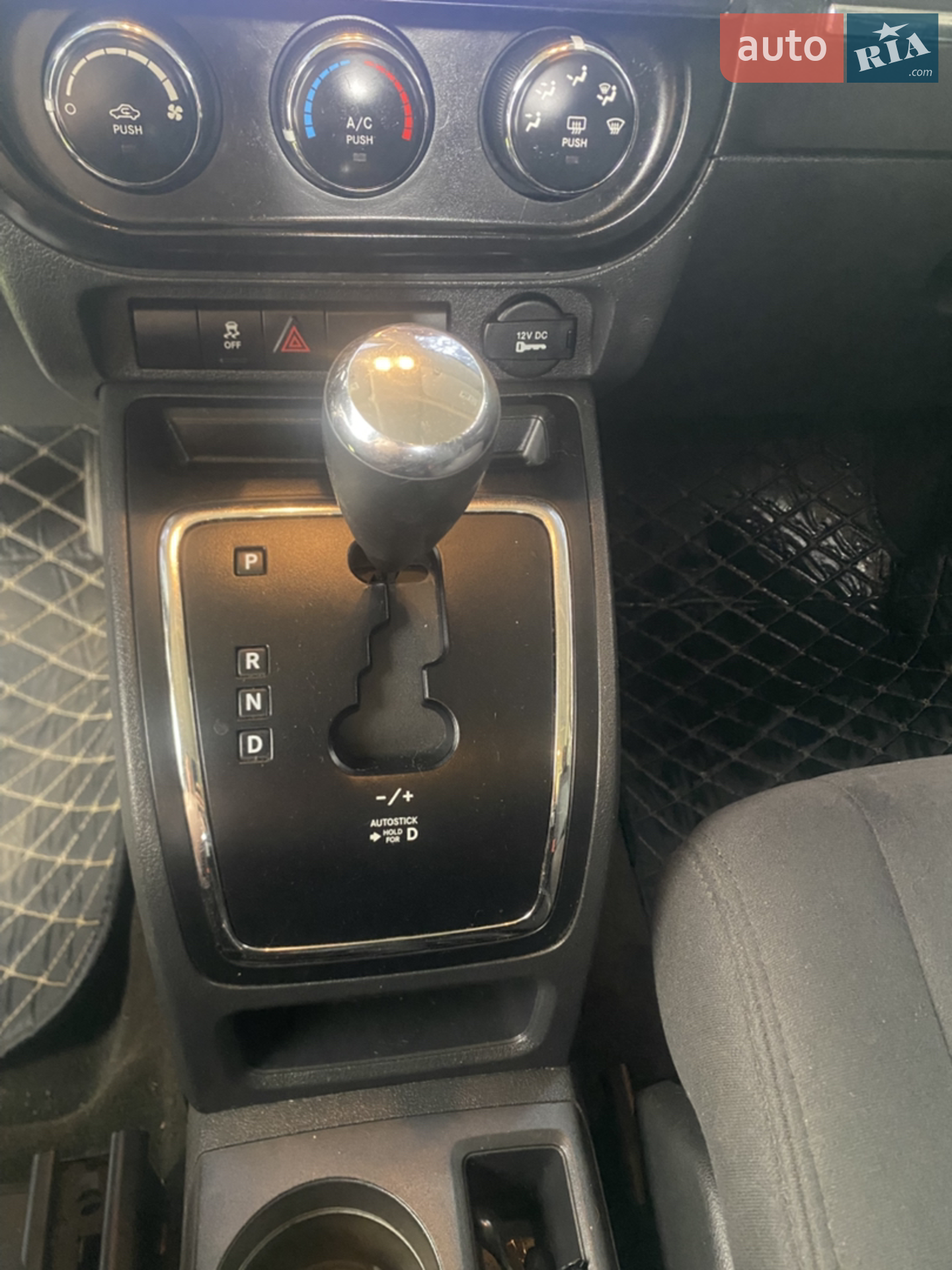 2014 Jeep Liberty (Patriot) - мініатюра 9