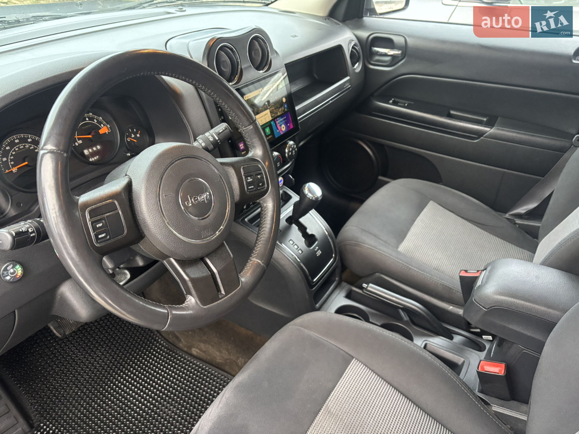 2015 Jeep Liberty (Patriot) - мініатюра 4